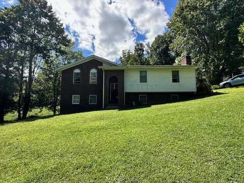 199 Bluejay St., Cedar Bluff, VA 24609