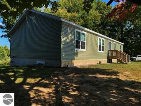 584 Gitchegumee Drive, Buckley, MI 49620