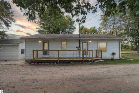 285 W Hoffman Road, Saint Louis, MI 48880