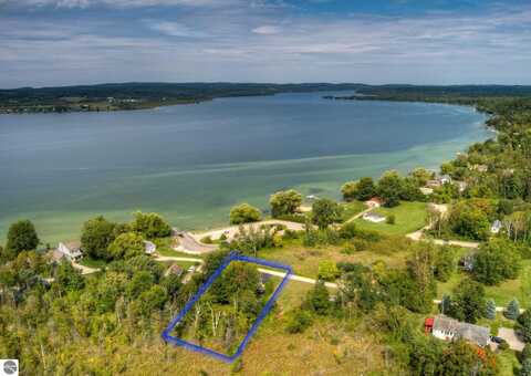 7025 S Anscer Road, Traverse City, MI 49684
