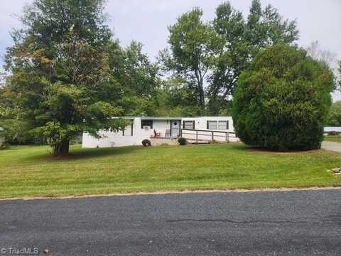 3528 Crestwood Country Court, Trinity, NC 27370