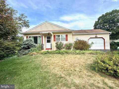 1653 OAK STREET, LEBANON, PA 17042