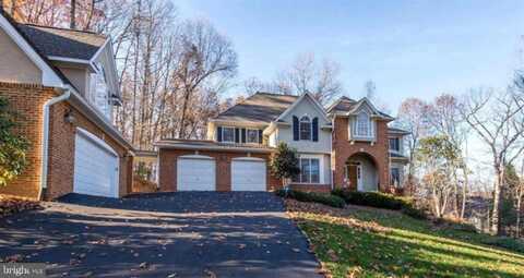 2082 HUNTERS CREST WAY, VIENNA, VA 22181
