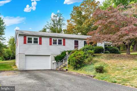 1670 HICKS DRIVE, DAUPHIN, PA 17018