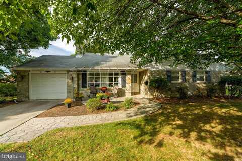 201 CARDINAL ROAD, LITITZ, PA 17543
