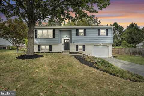 124 HOLLY DRIVE, MECHANICSBURG, PA 17055