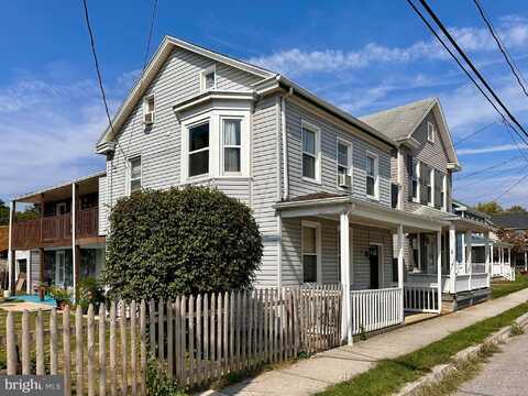32 N YORK STREET, ETTERS, PA 17319
