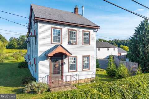 1370 KUMRY ROAD, PENNSBURG, PA 18073