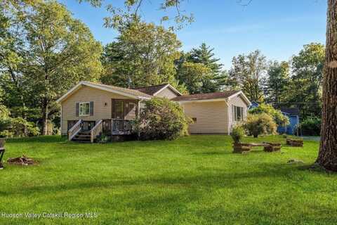 605 Band Camp Circle, Saugerties, NY 12477