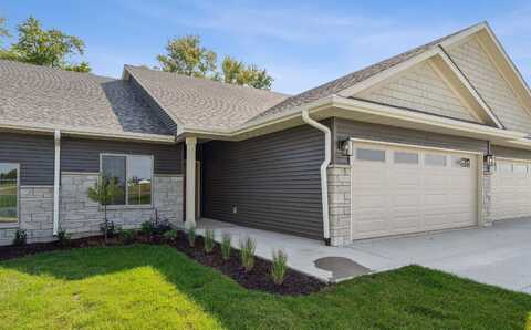1789-2 Golf Course Boulevard, Independence, IA 50644