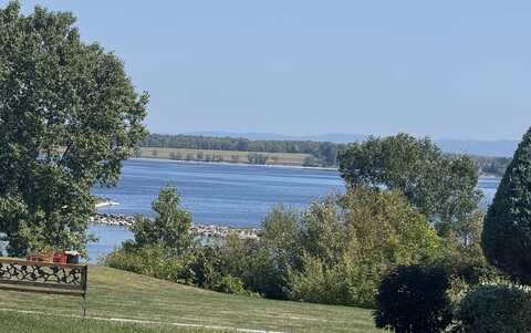4 Moreau Way, Plattsburgh, NY 12903