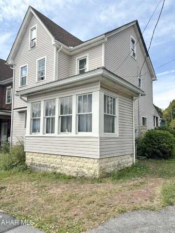 900 16th Avenue, Altoona, PA 16601