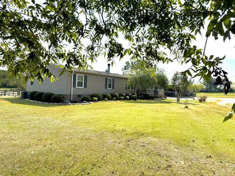 269 Holmes Pond Road, Johnston, SC 29832
