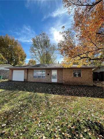 1909 Theodore DR, Springdale, AR 72762