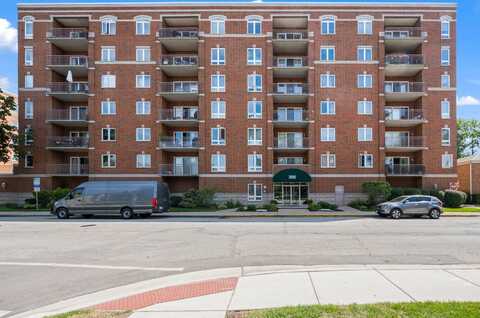 395 Graceland Avenue, Des Plaines, IL 60016