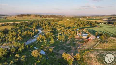 9786 US Highway 212, Joliet, MT 59041