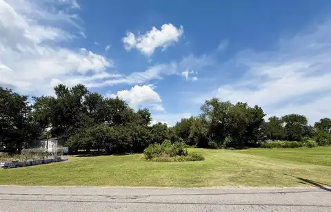 168 Griffin Ln, Golden Meadow, LA 70357