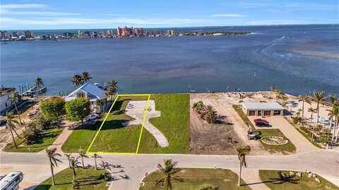 926 San Carlos, FORT MYERS BEACH, FL 33931