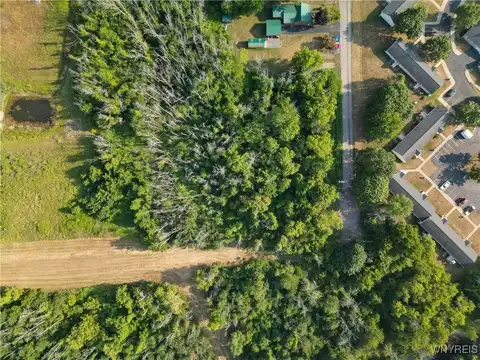 Brown Avenue, Shelby, NY 14103