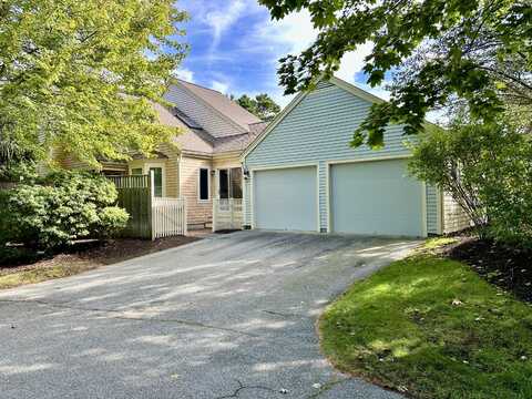 55 W Woods Circle, Yarmouth Port, MA 02675