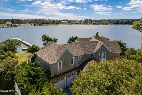 102 Gibbs Circle, Beaufort, NC 28516