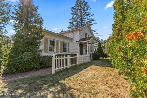 506 State Route 146, Altamont, NY 12009