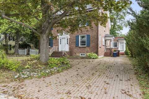3 Groesbeck Place, Delmar, NY 12054