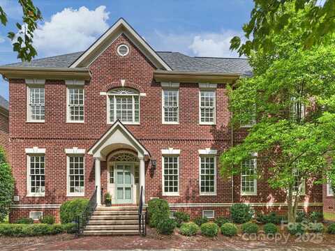5022 Fairlawn Crescent Court, Charlotte, NC 28226