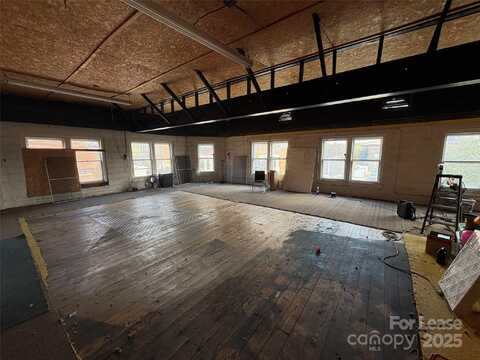 68 S Broad Street, Brevard, NC 28712