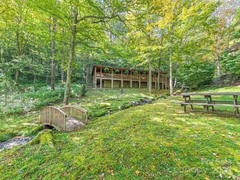 839 Wolf Laurel Drive, Maggie Valley, NC 28751