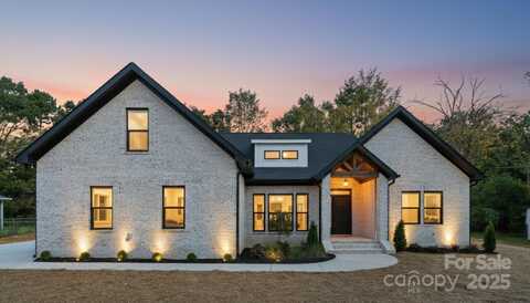 215 Picketts Circle, Indian Trail, NC 28079