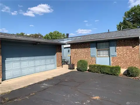 206 Gardengrove Way, Englewood, OH 45322