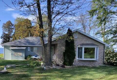 9208a Lime Kiln Ln, Sturgeon Bay, WI 54235