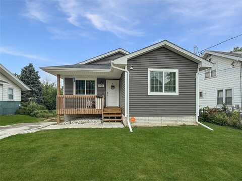 1109 E Sheridan Avenue, Des Moines, IA 50316