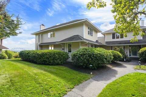 4 Bittersweet Ln 4, Bourne, MA 02532
