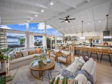 98-1743 Ulu Street, Aiea, HI 96701