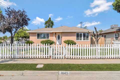 1642 Dakota Avenue W, Fresno, CA 93705