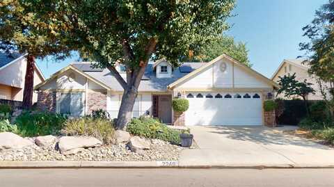 2248 Quincy Avenue E, Fresno, CA 93720