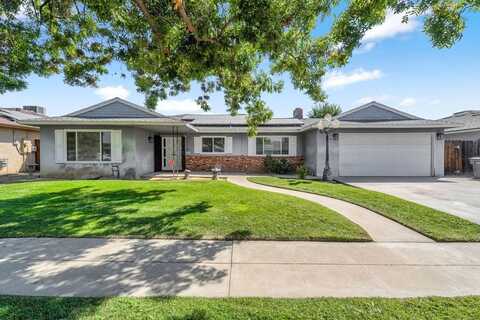 4446 Crystal Avenue N, Fresno, CA 93705