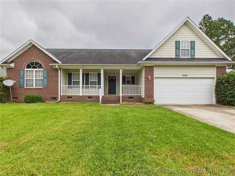 2909 Piney Mountain Drive, Hope Mills, NC 28348