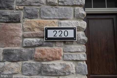 220 CHARLES ELLIS DRIVE, NEWTOWN SQUARE, PA 19073