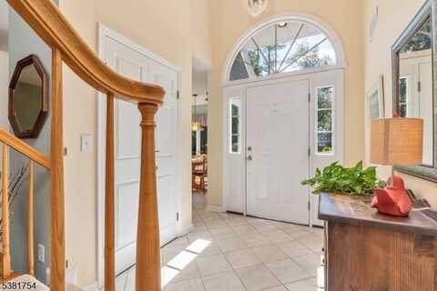 4 Meadowview Lane, Berkeley Heights, NJ 07922