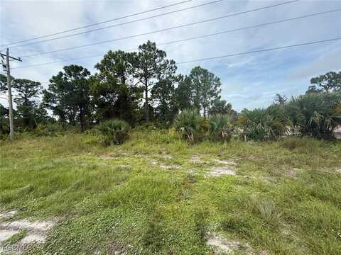 618 Columbus Boulevard, Lehigh Acres, FL 33974