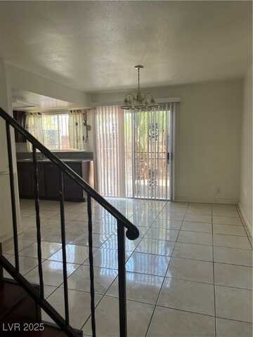 1370 Hialeah Drive, Las Vegas, NV 89119