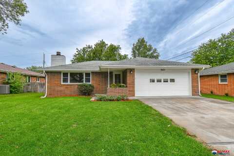 7621 Colby Street, Lincoln, NE 68505