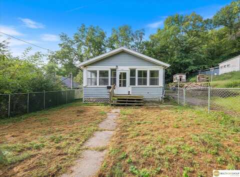 121 Fleming Avenue, Council Bluffs, IA 51503