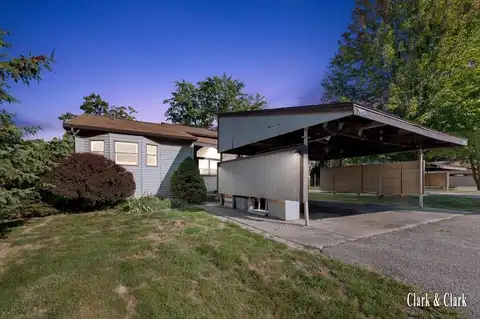 2630 Chatham Woods Drive SE, Grand Rapids, MI 49546