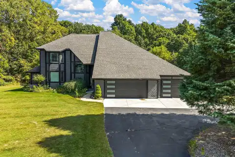 9820 Snow Pointe Drive SE, Alto, MI 49302