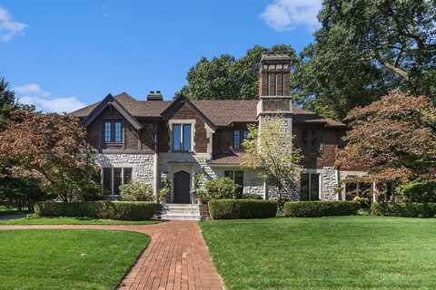 955 Cambridge Drive SE, East Grand Rapids, MI 49506