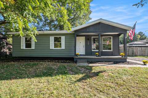 505 E Van Deinse Street, Greenville, MI 48838